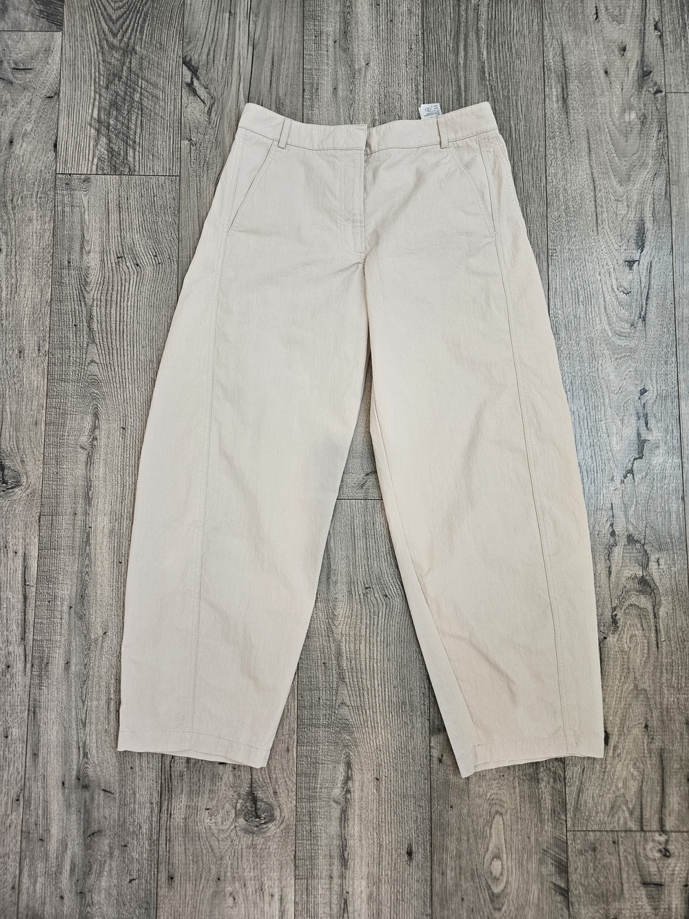 Abercrombie & Fitch BaigeWomen's Barrel Wide-Leg Cargo Pants Sz. 28L